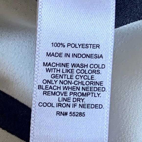 Express White & Black Striped Off-Shoulder Top – Size XS - Picture 4 of 6